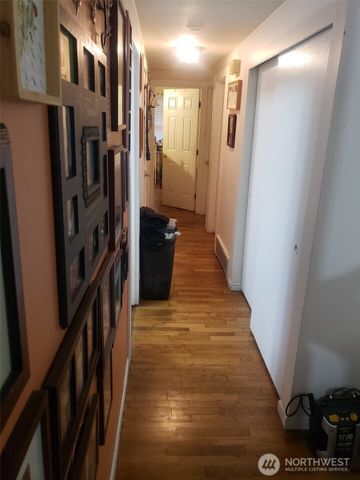 1718 144th Avenue SE, Bellevue, WA 98007