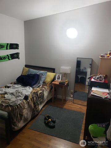 1718 144th Avenue SE, Bellevue, WA 98007