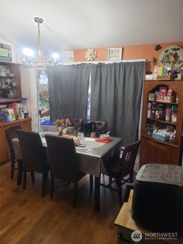 1718 144th Avenue SE, Bellevue, WA 98007