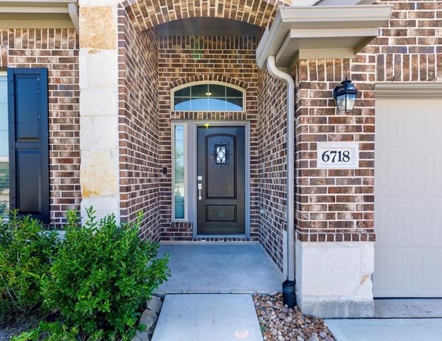6718 Coral Bells Lane, Dickinson, TX 77539