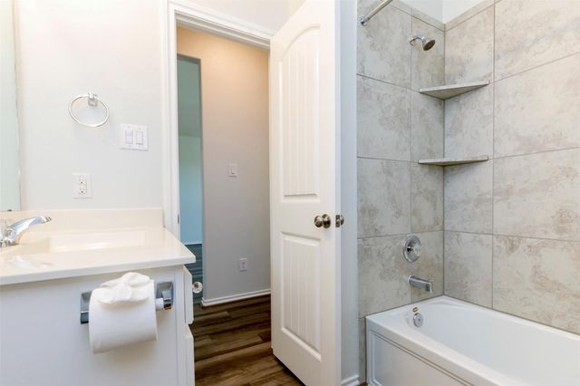 6718 Coral Bells Lane, Dickinson, TX 77539