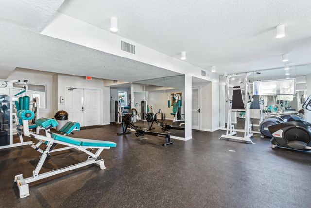 1326 SE Miracle Strip Parkway 306, Fort Walton Beach, FL 32548