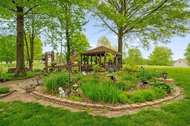 1311 N Elsea Smith Road, Independence, MO 64016