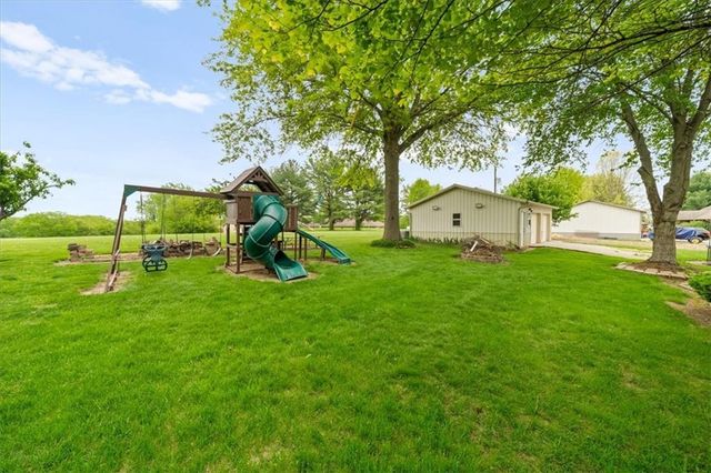 1311 N Elsea Smith Road, Independence, MO 64016