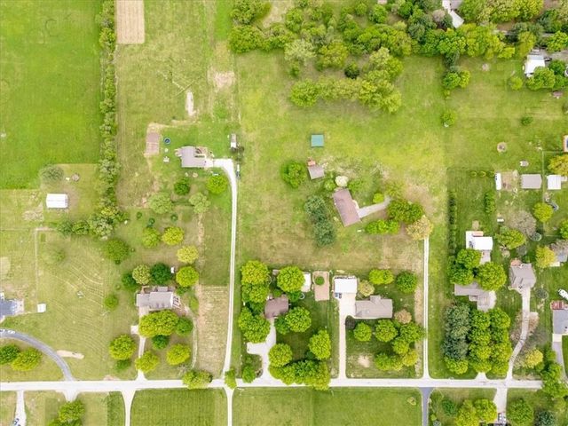 1311 N Elsea Smith Road, Independence, MO 64016