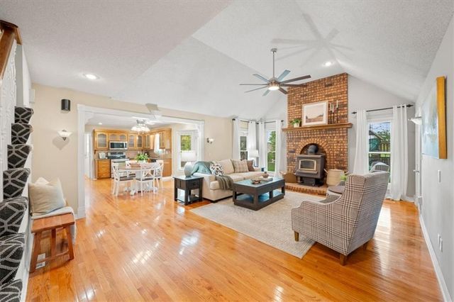 1311 N Elsea Smith Road, Independence, MO 64016