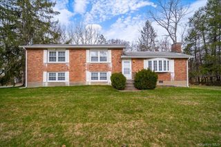86 W Main Street, Washingtonville, NY 10992