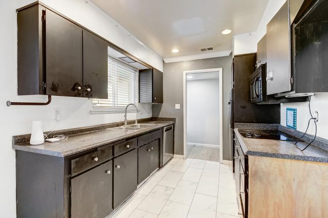 6231 Paris St, Citrus Heights, CA 95621