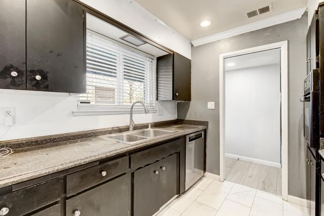 6231 Paris St, Citrus Heights, CA 95621