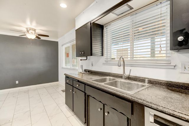 6231 Paris St, Citrus Heights, CA 95621