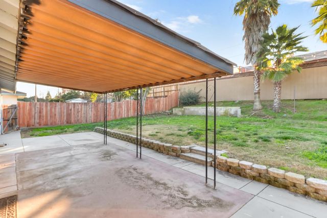 6231 Paris St, Citrus Heights, CA 95621