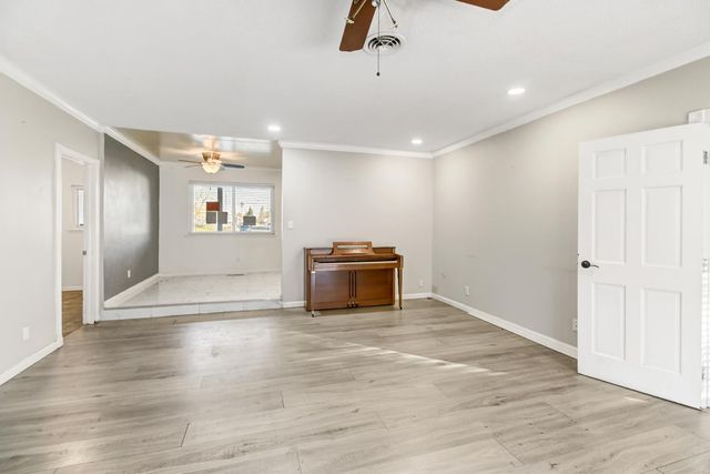 6231 Paris St, Citrus Heights, CA 95621