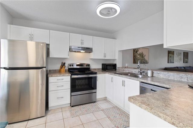 3705 Amberly CIR # F102, Naples, FL 34112