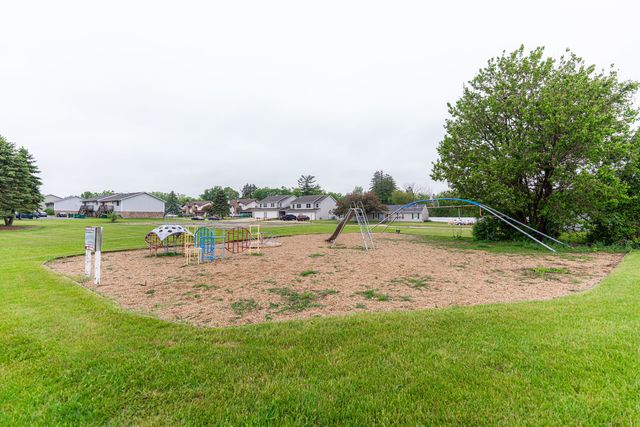 1409 E Stonehenge Drive 1409, Sycamore, IL 60178