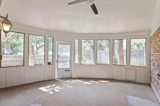 624 Hillview Drive, Hurst, TX 76054