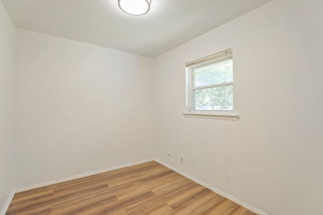 624 Hillview Drive, Hurst, TX 76054