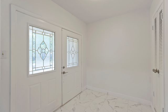 624 Hillview Drive, Hurst, TX 76054