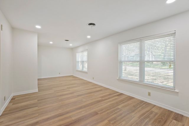 624 Hillview Drive, Hurst, TX 76054
