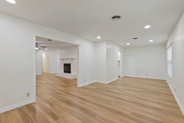624 Hillview Drive, Hurst, TX 76054