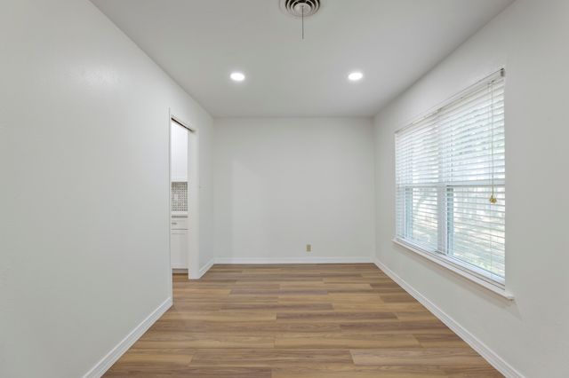 624 Hillview Drive, Hurst, TX 76054