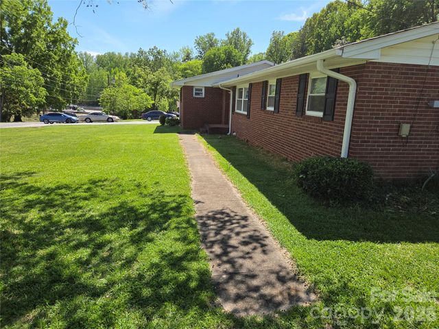 7222 Melody Lane, Charlotte, NC 28214