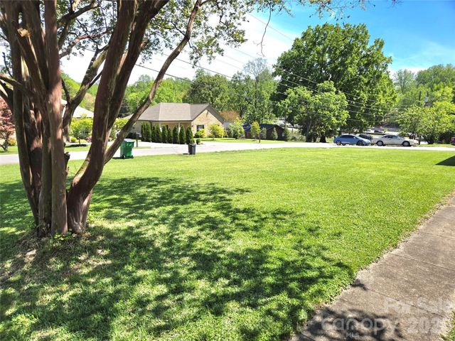 7222 Melody Lane, Charlotte, NC 28214