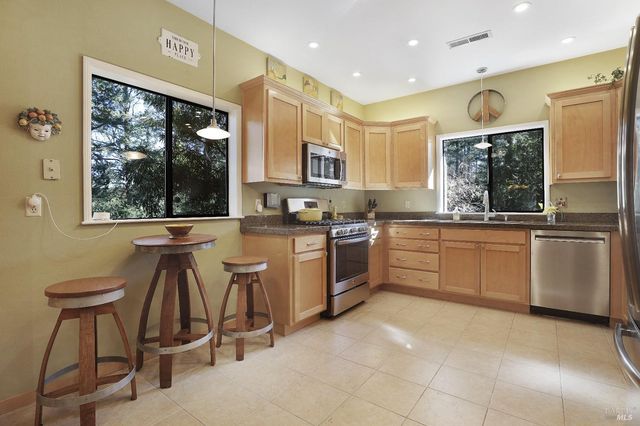 200 Sky Oaks Dr, Angwin, CA 94508