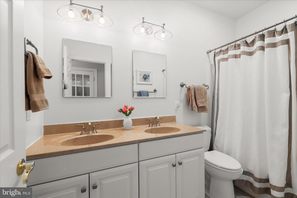 Image 48 of property listing at 109 STARBOARD CT, Grasonville, MD 21638