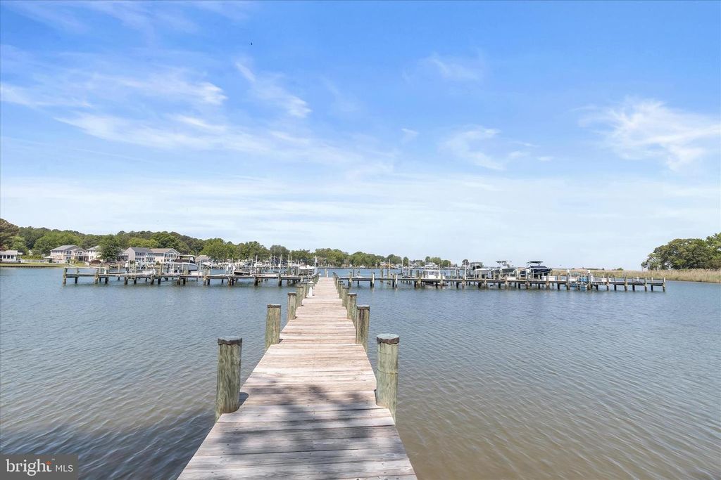 Image 88 of property listing at 109 STARBOARD CT, Grasonville, MD 21638