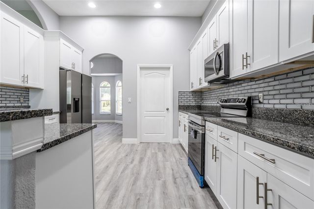 4946 LAZY OAKS WAY, St Cloud, FL 34771