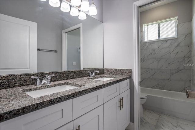 4946 LAZY OAKS WAY, St Cloud, FL 34771