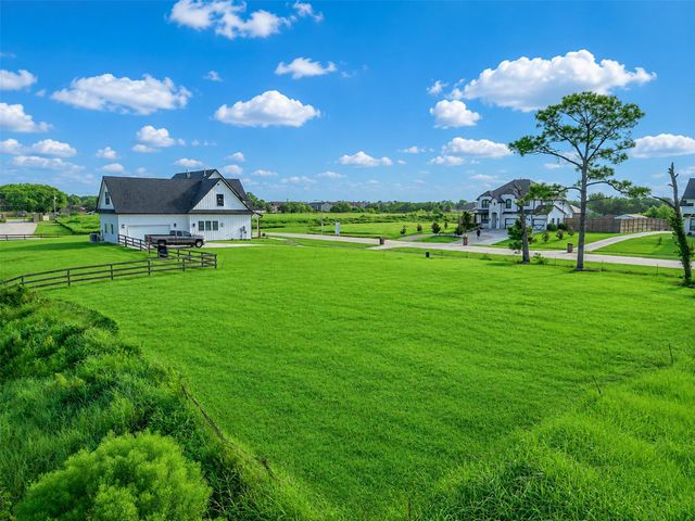 4116 Leslies Way, Dickinson, TX 77539