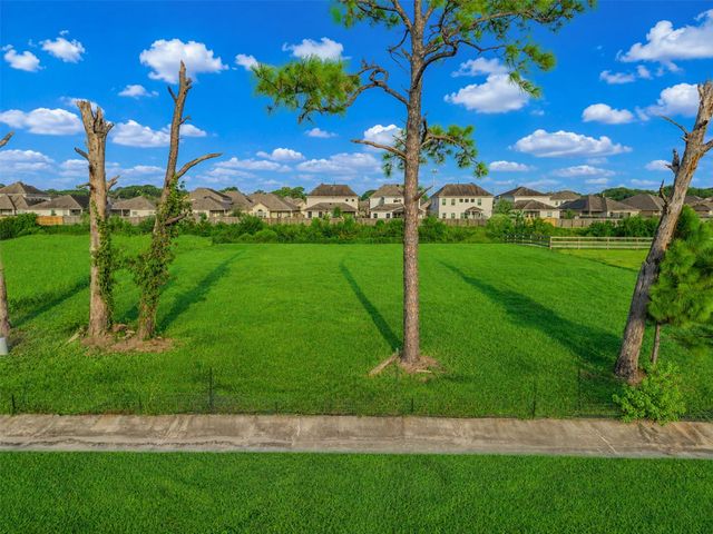 4116 Leslies Way, Dickinson, TX 77539