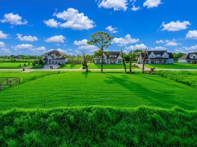 4116 Leslies Way, Dickinson, TX 77539