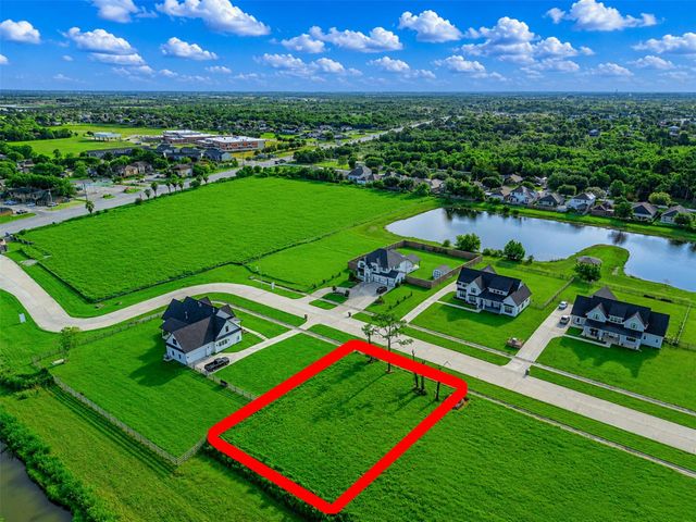 4116 Leslies Way, Dickinson, TX 77539