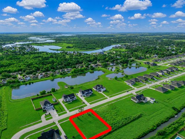 4116 Leslies Way, Dickinson, TX 77539