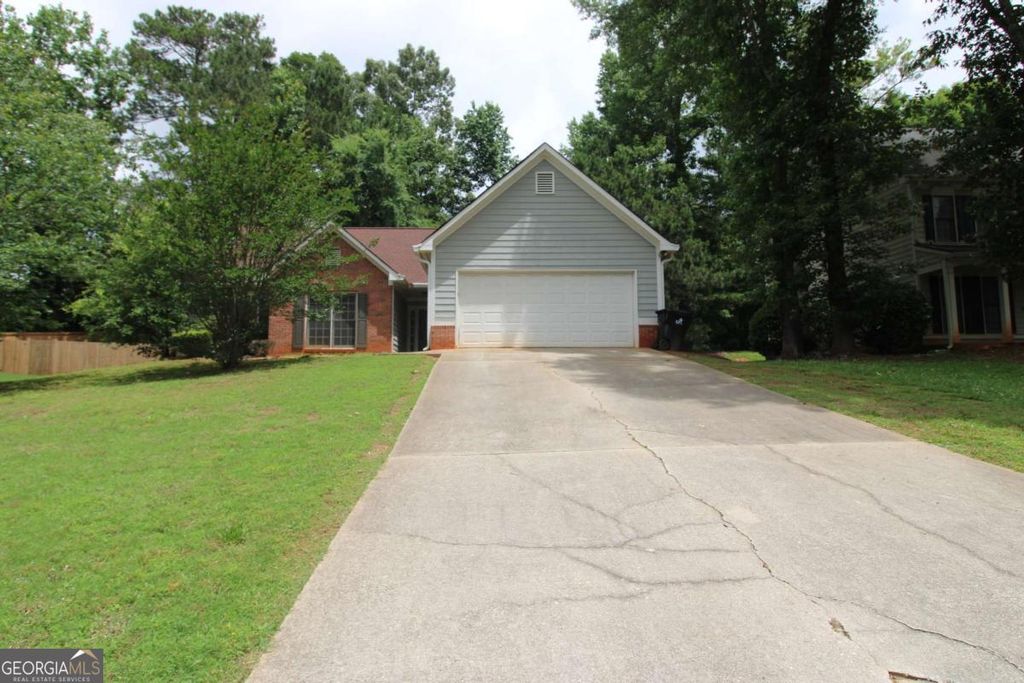3374 Mosswood Lane, Rex, GA 30273
