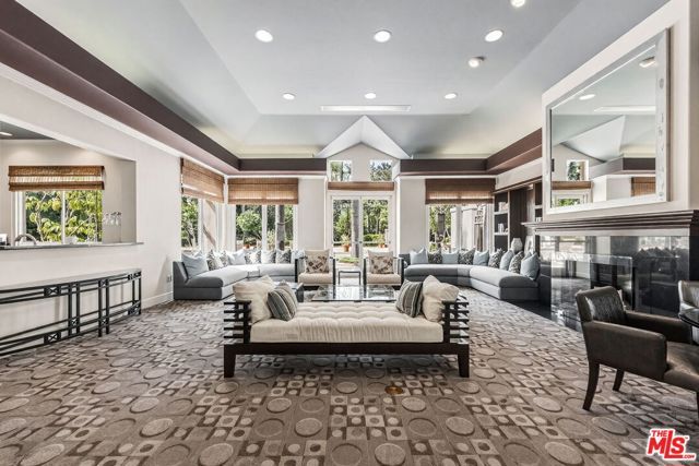 2233 Martin 309, Irvine, CA 92612