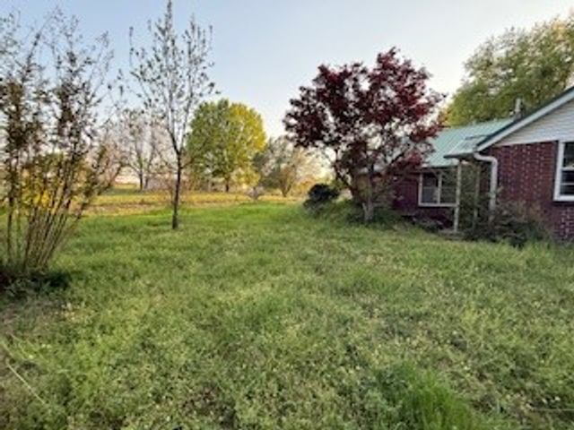 402 E College Street, Altus, AR 72821