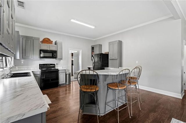 28 School Street NE, White, GA 30184