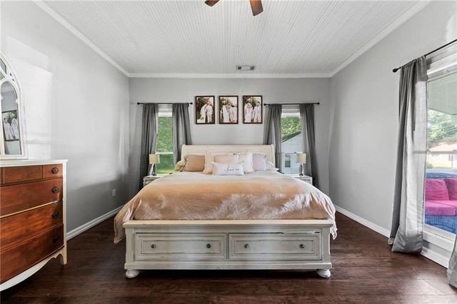 28 School Street NE, White, GA 30184