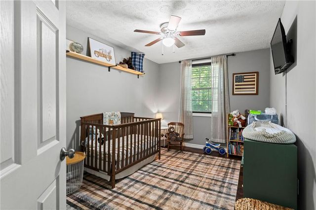 28 School Street NE, White, GA 30184