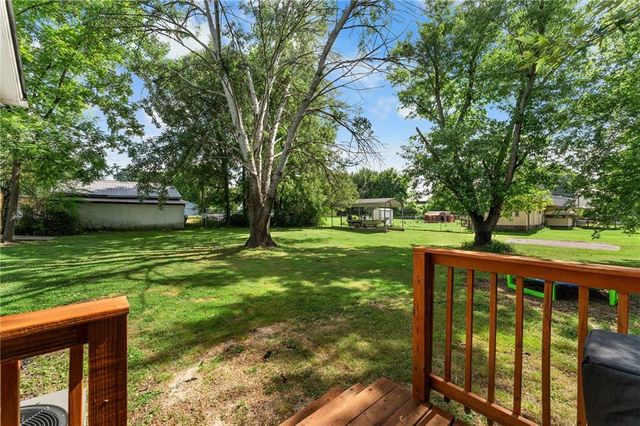 28 School Street NE, White, GA 30184