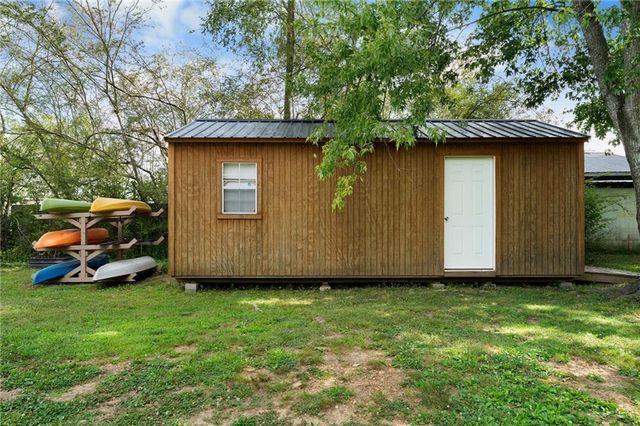 28 School Street NE, White, GA 30184