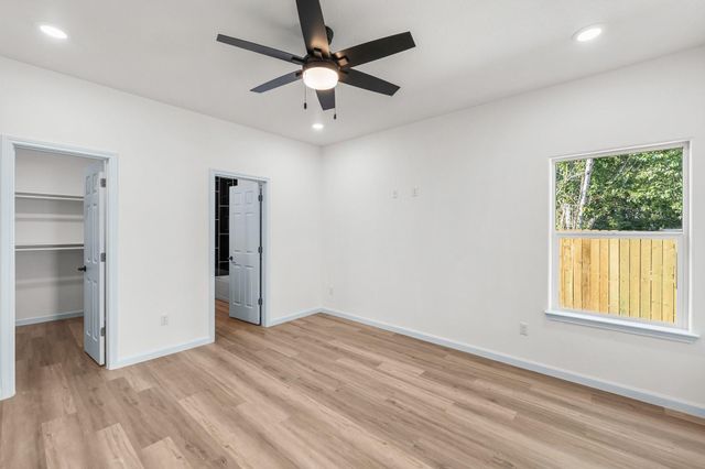 721 Chihuahua ST, Lockhart, TX 78644
