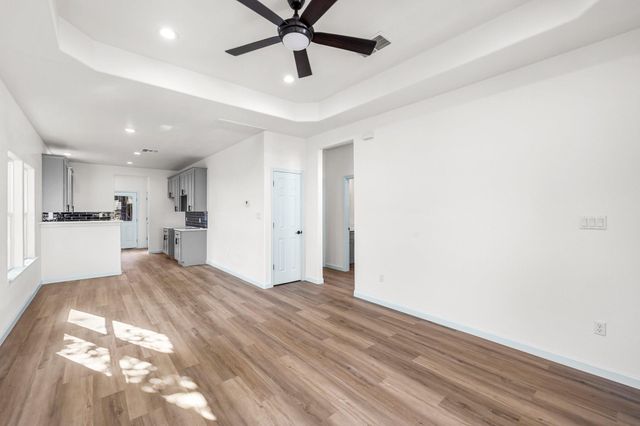 721 Chihuahua ST, Lockhart, TX 78644