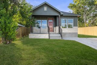 721 Chihuahua ST, Lockhart, TX 78644