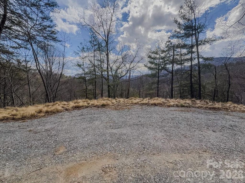 175 Broken Bow Road, Waynesville, NC 28785