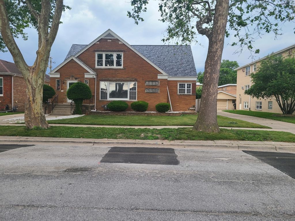 9316 S Harding Avenue, Evergreen Park, IL 60805