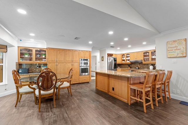 551 Kingsbury Terrace, Wellington, FL 33414